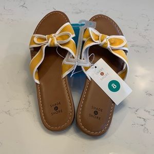 NWT tie detail sandals